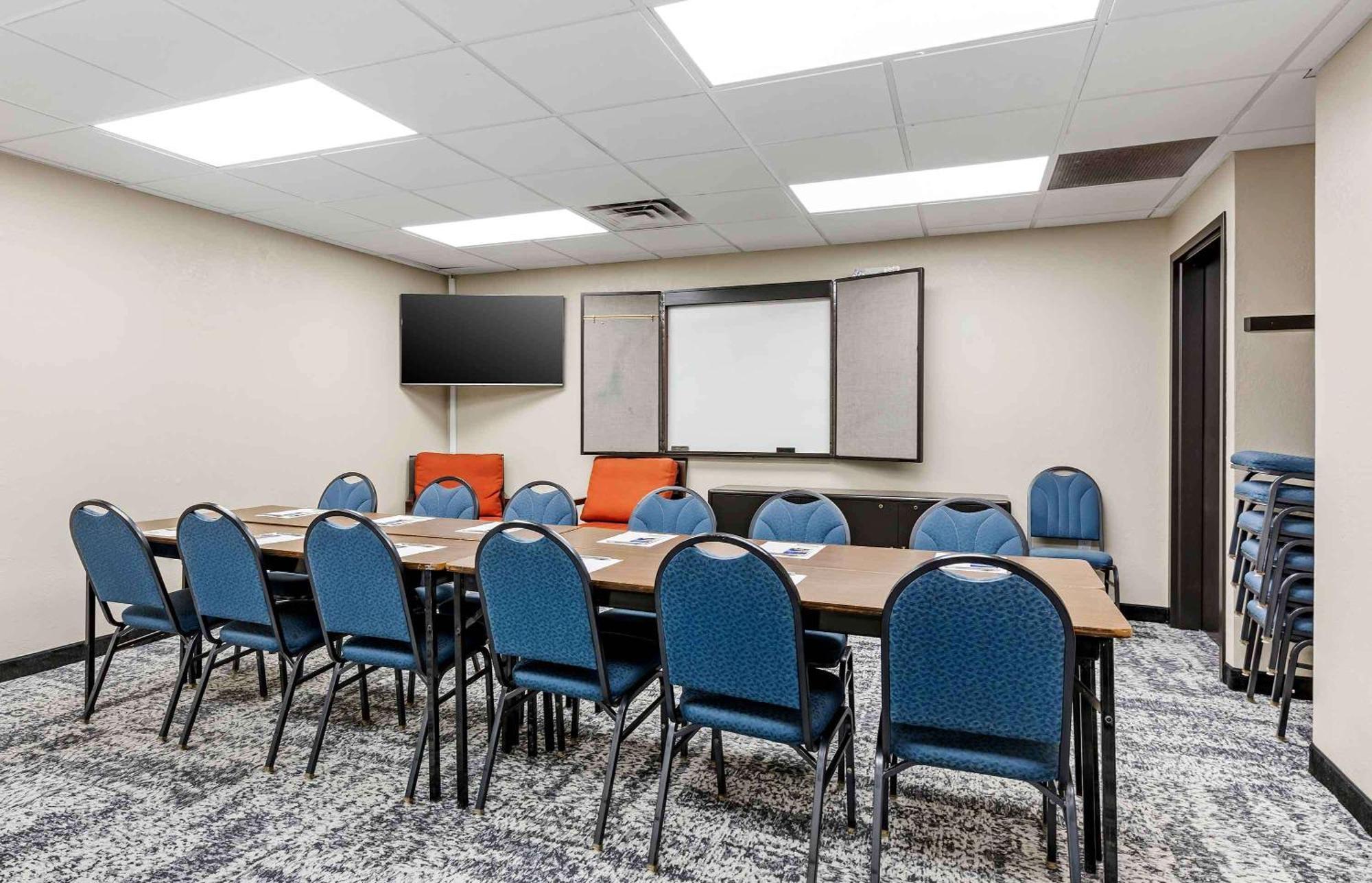 Extended Stay America Suites - Buffalo - Airport Cheektowaga Bagian luar foto
