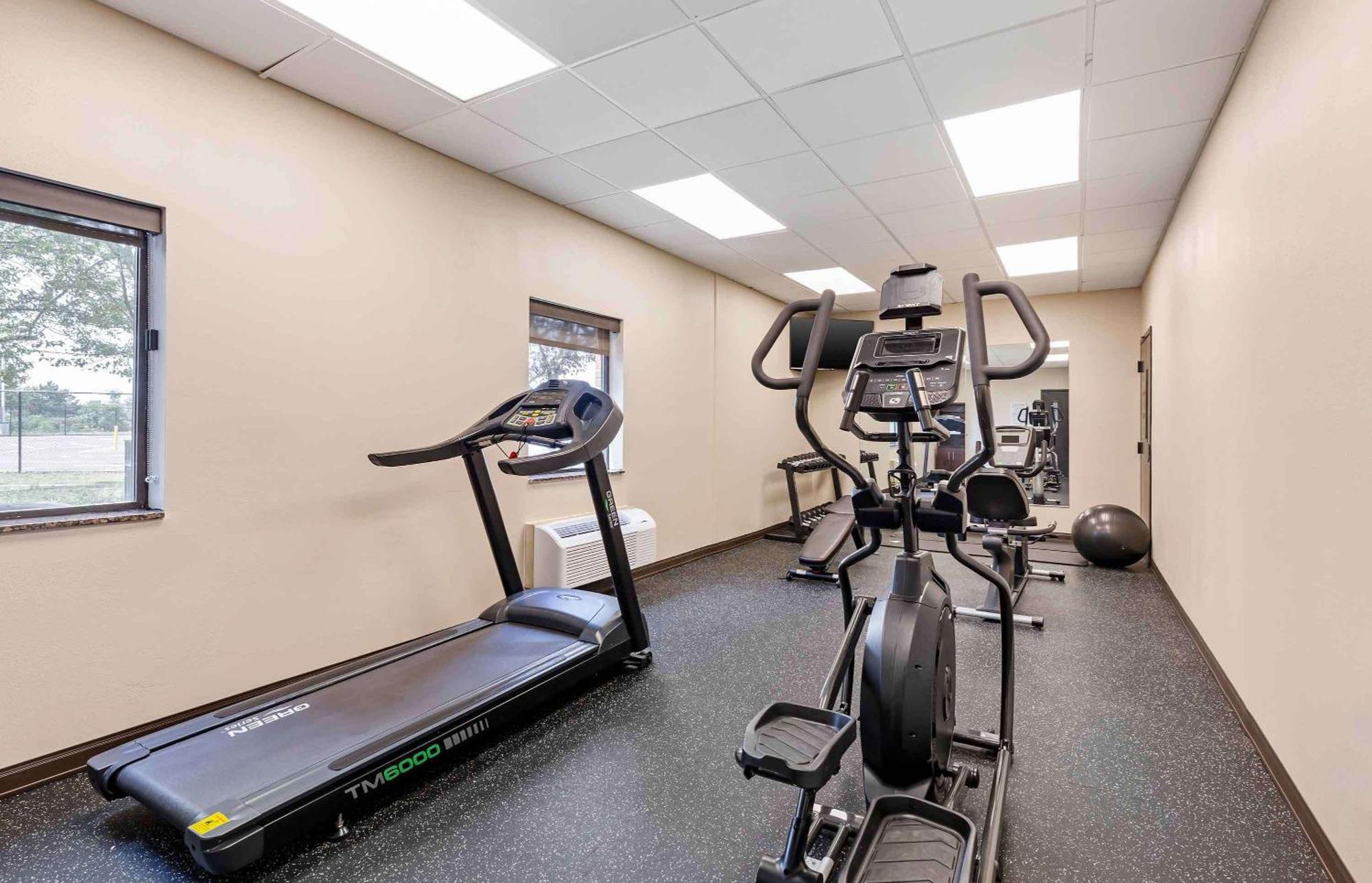 Extended Stay America Suites - Buffalo - Airport Cheektowaga Bagian luar foto