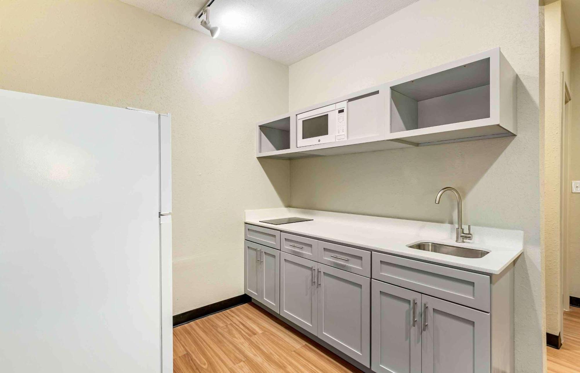 Extended Stay America Suites - Buffalo - Airport Cheektowaga Bagian luar foto