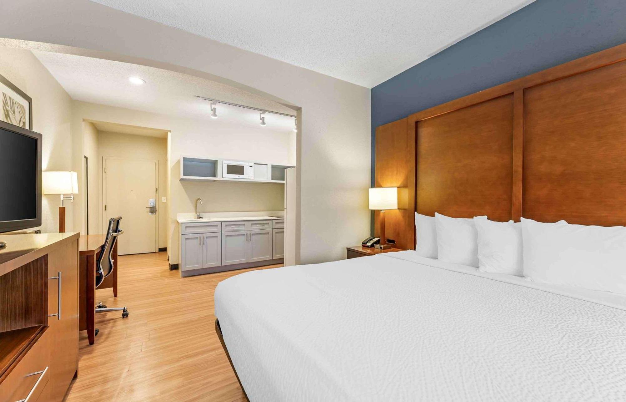 Extended Stay America Suites - Buffalo - Airport Cheektowaga Bagian luar foto