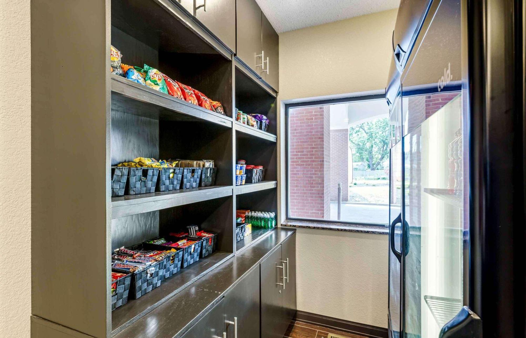 Extended Stay America Suites - Buffalo - Airport Cheektowaga Bagian luar foto